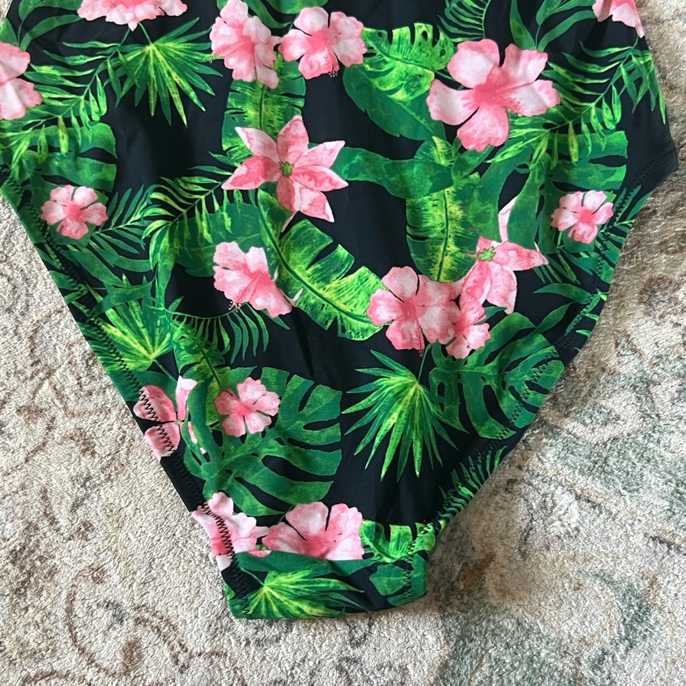 Balance Collections Women’s Size Small - Picture 6 of 9
